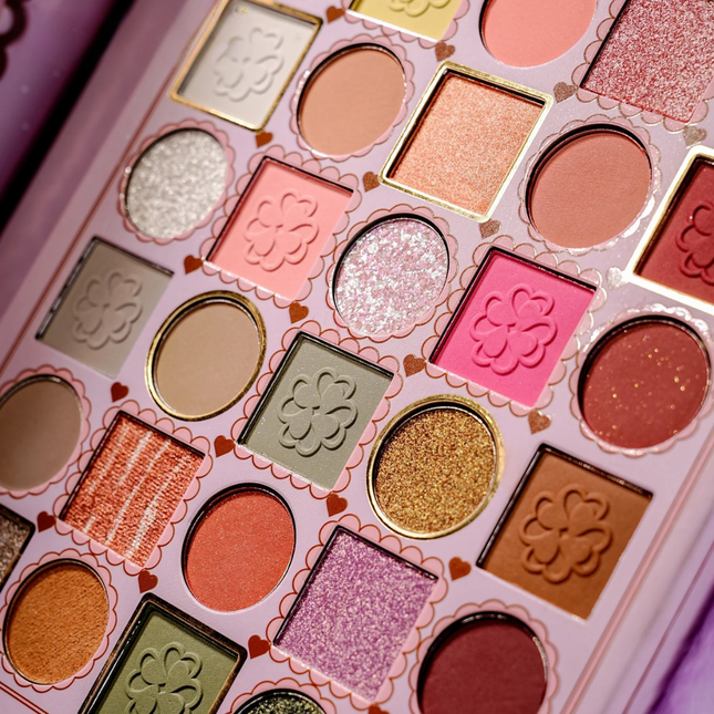 Kevin & Coco Lucky Meet 82 Colors Face Palette